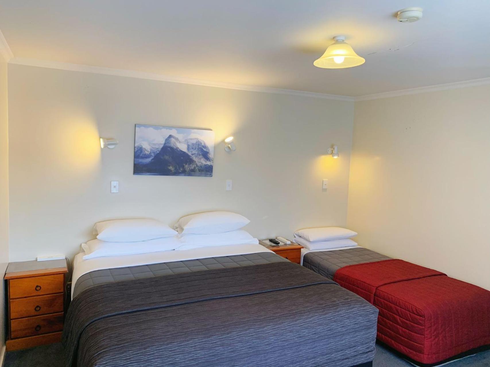 Amber Court Motel Te Anau Kültér fotó