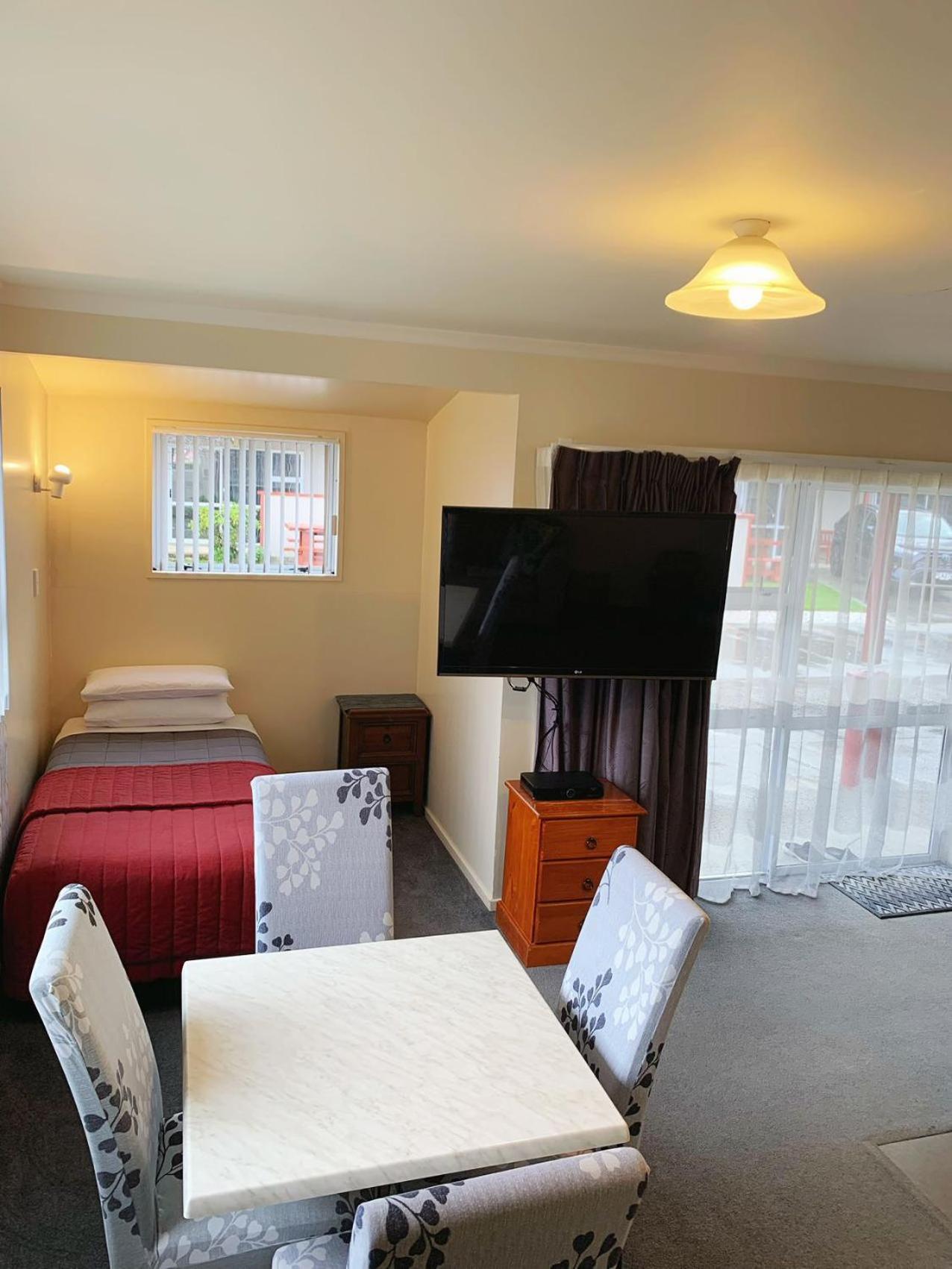 Amber Court Motel Te Anau Kültér fotó