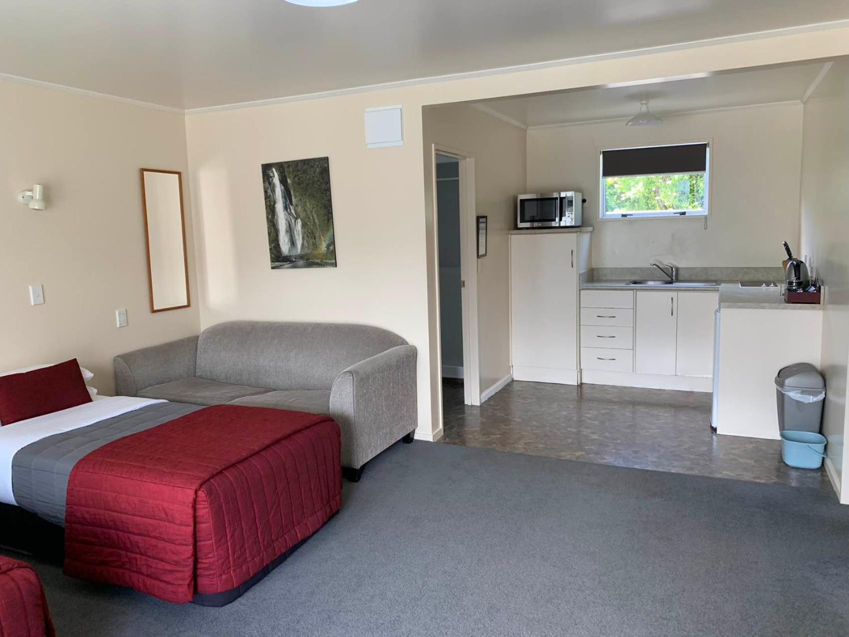 Amber Court Motel Te Anau Kültér fotó