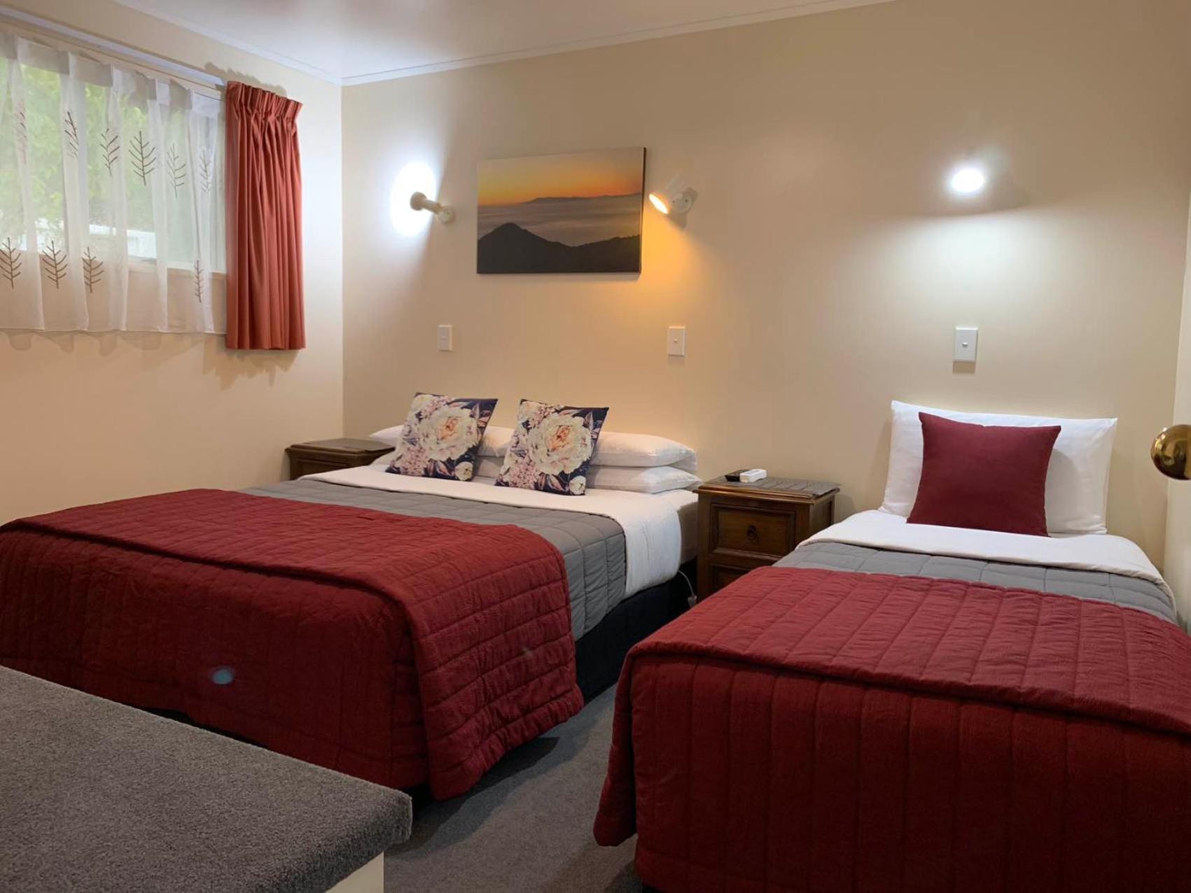 Amber Court Motel Te Anau Kültér fotó