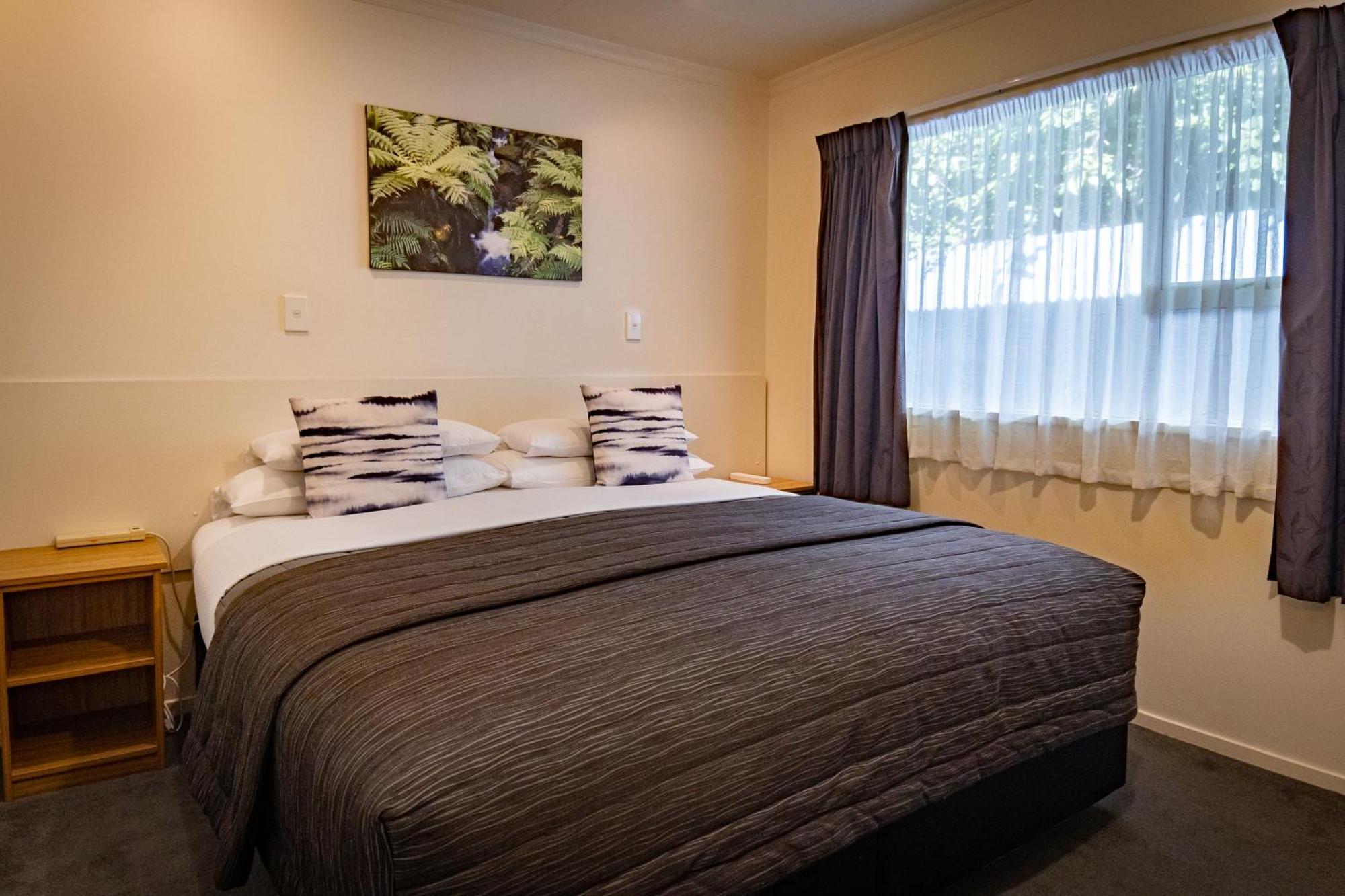 Amber Court Motel Te Anau Kültér fotó