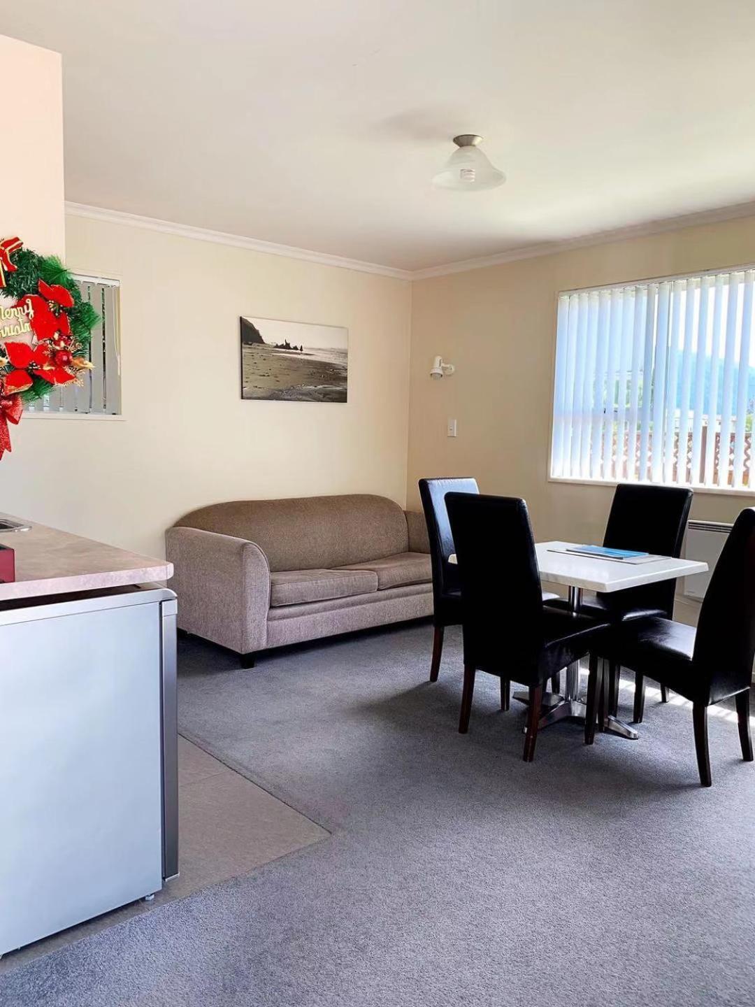 Amber Court Motel Te Anau Kültér fotó