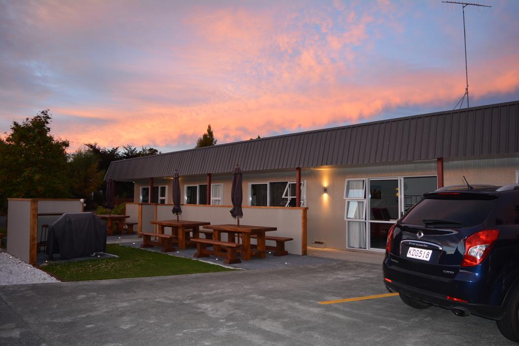 Amber Court Motel Te Anau Kültér fotó